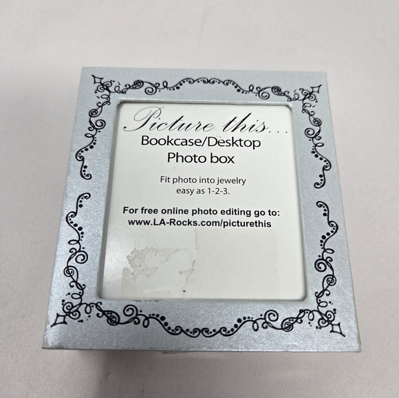 Sterling Silver .925 Picture Frame Pendant For Mom You Are The Heart Of Family - Picture 8 of 10